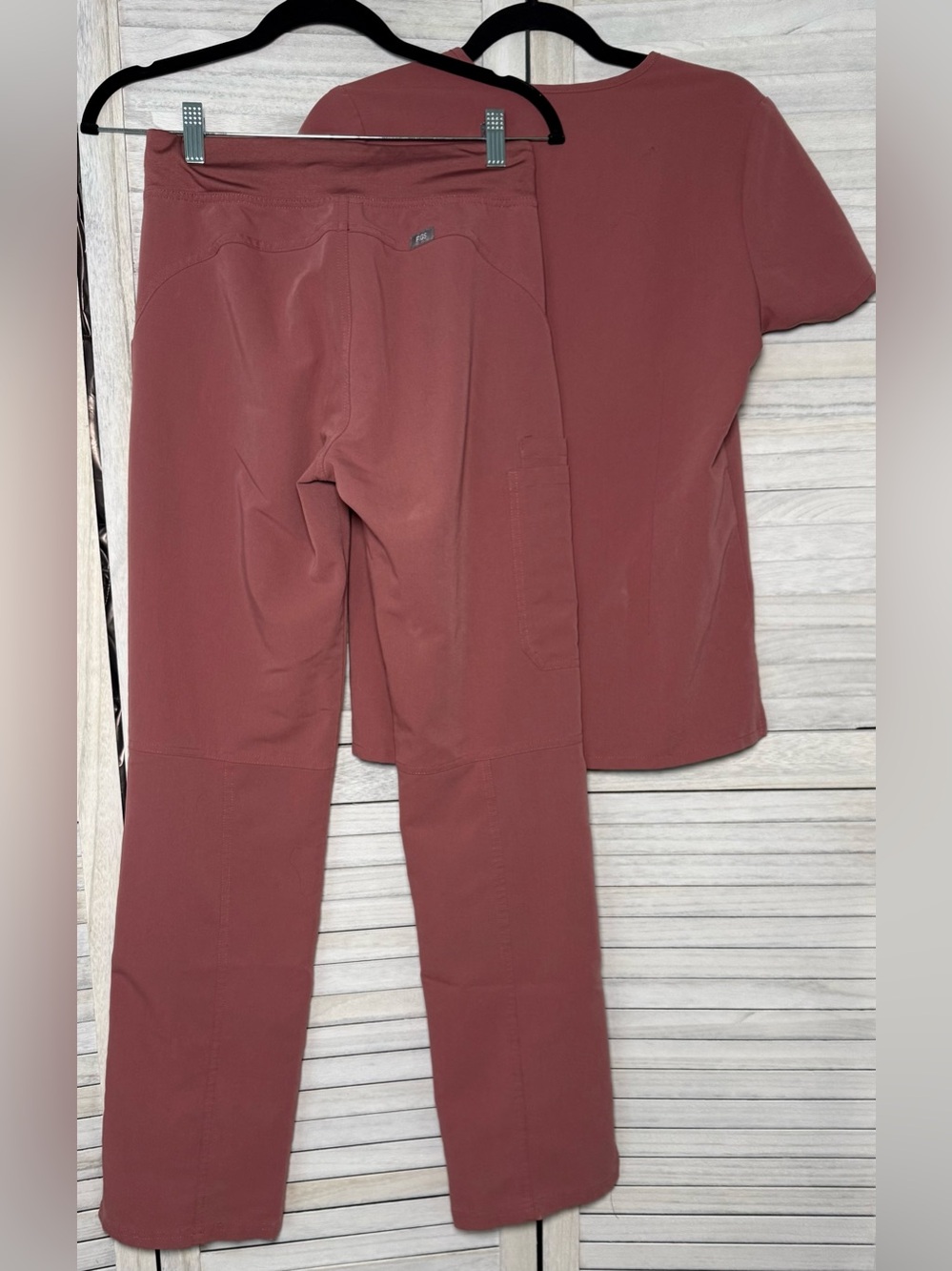 FIGS Women’s Mauve Scrub Set - Catarina XS and Kade XS Tall - Picture 2 of 5